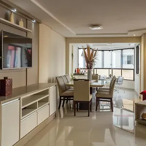 Na Rua 3500, 50m Da Em P825 Balneário Camboriú